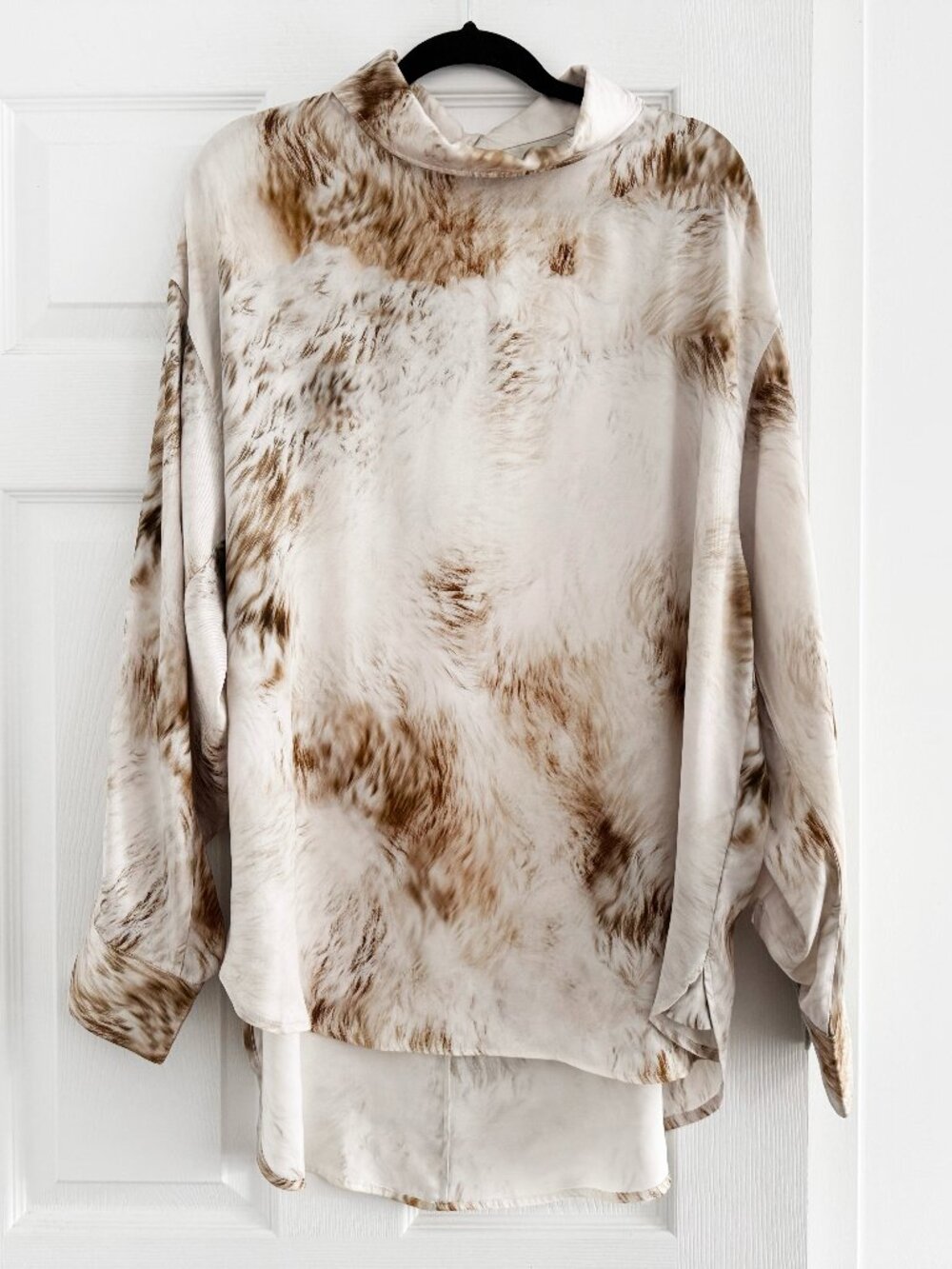 The Front Row Shop Fur Print Top, size Small - Picture 3 of 16